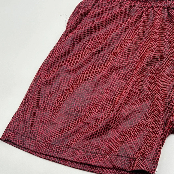 Men’s shorts size Small Activewear Gym Training Red Snake Skin - Picture 2 of 8